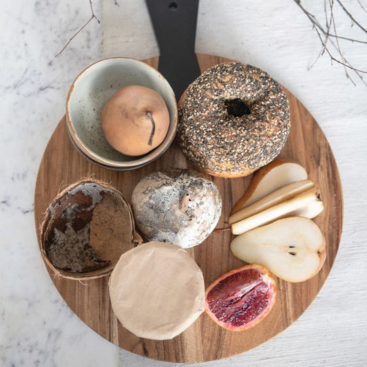 Round Acacia Wood Cutting Board with Black Handle